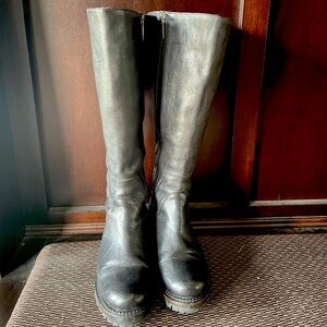 Women’s Muffy wide calf boots